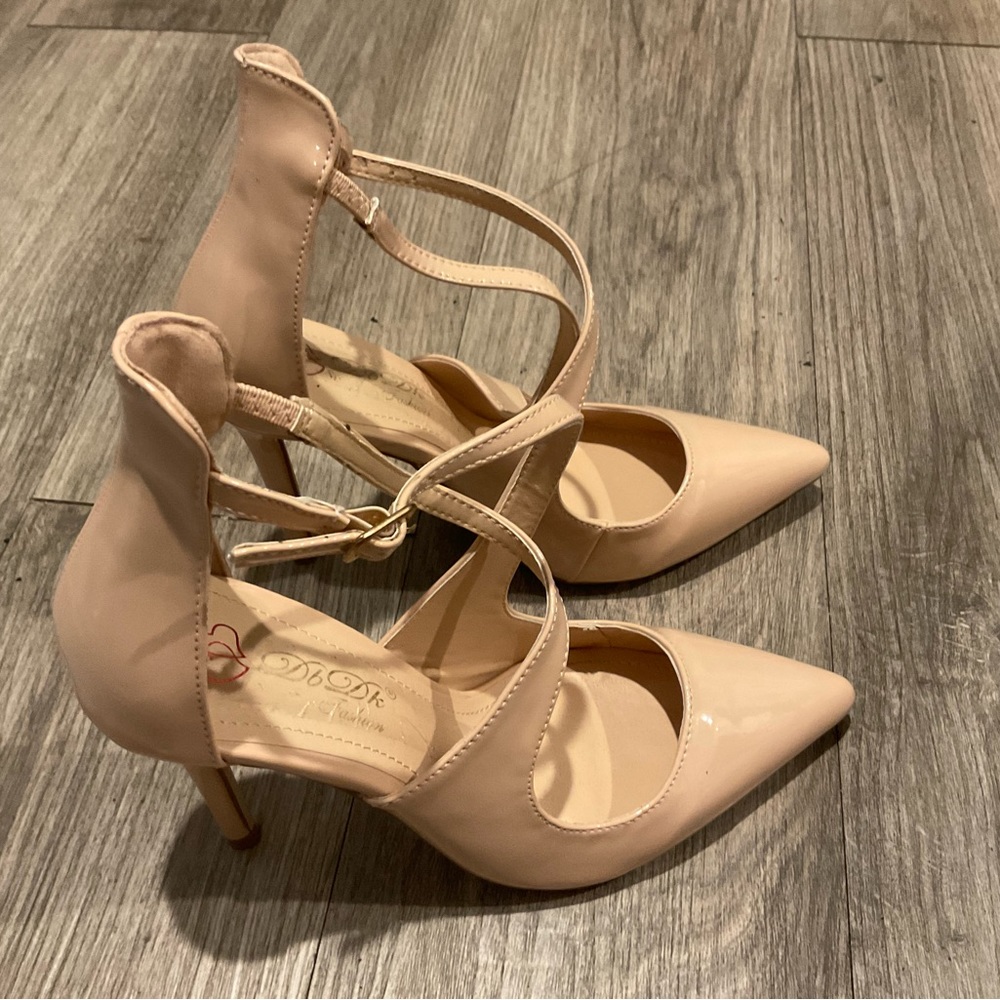 Peach Heels sizes 5.5